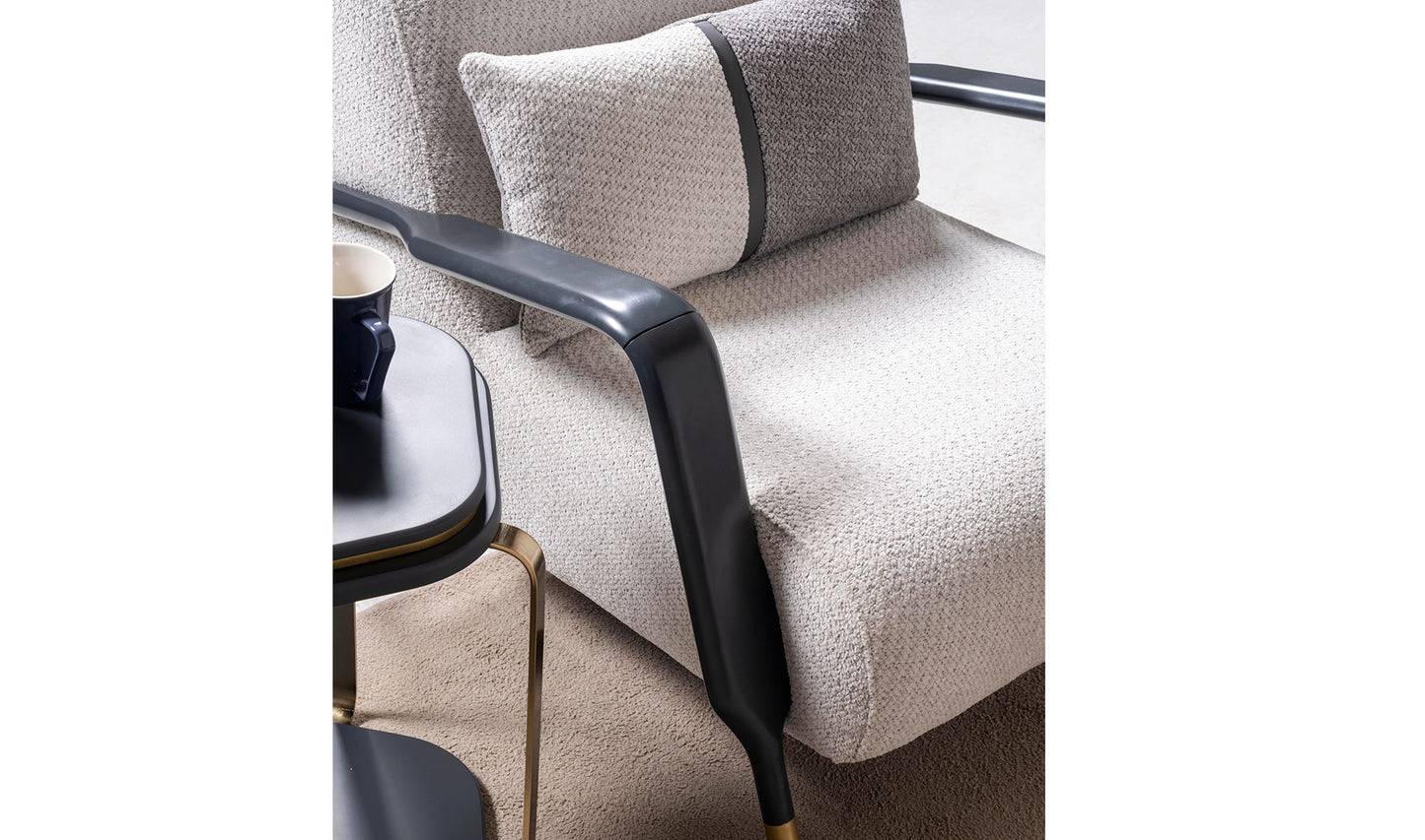 Nova Curve Chair